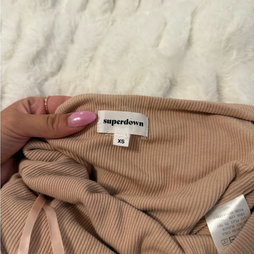 Superdown Tan Ribbed Bodysuit - Picture 4 of 4